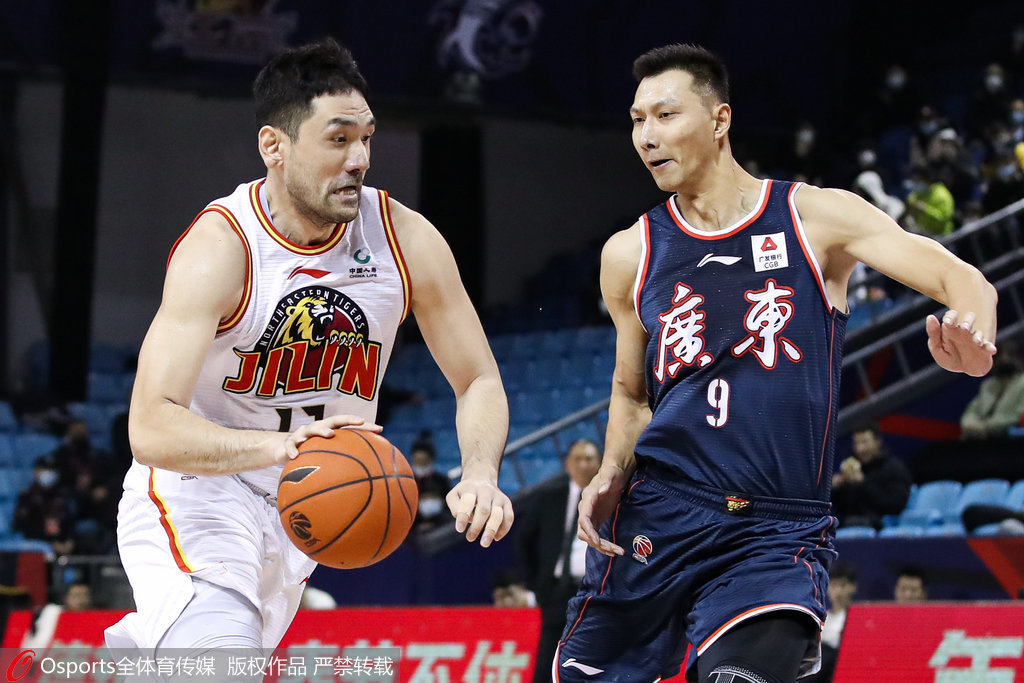 钟诚|“带头大哥”!阿联罚球13连中砍23+11 两项数据全场最高