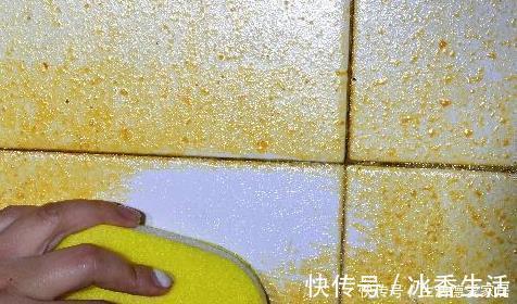 抽油烟机|厨房油污又黏又厚？别用洗洁精，教你3招，老油灶也能闪闪发光！