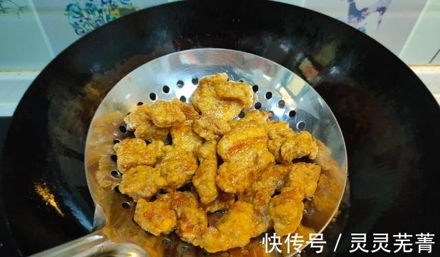 炸酥肉用淀粉还是面粉记住“211”的比例,酥脆好吃不回软!