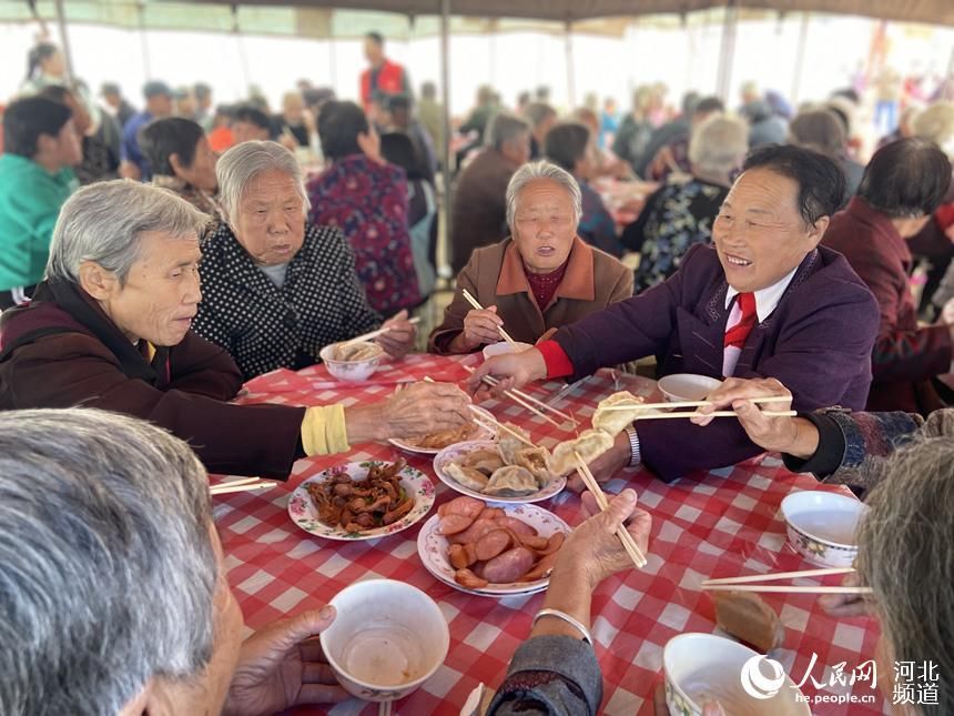 志愿者们|爱心饺子宴 情暖重阳节