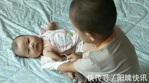 全网|4岁哥哥照顾妹妹起居火了,大概是全网“混得最牛”的二胎