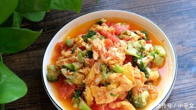 番茄只会炒鸡蛋?做法太普通了,来看看我这么做,简单营养又下饭