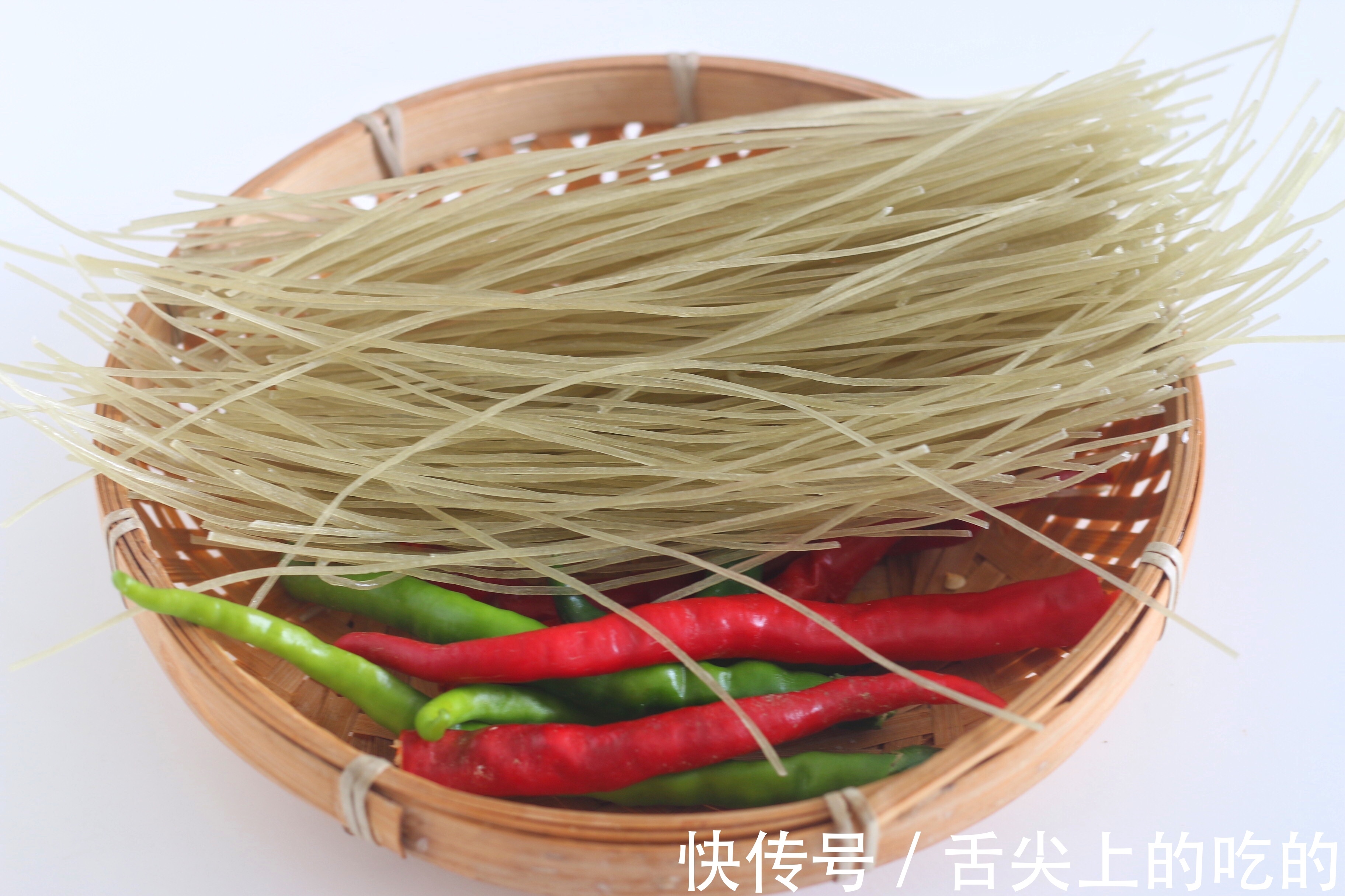 做肉末炒粉条，记住两个关键点，不管放多久，粉条都不粘不坨