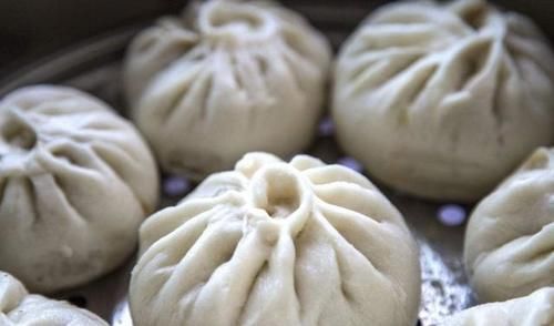 蒸包子时，直接加水蒸大错特错，多加三个步骤，包子白嫩又松软