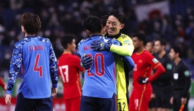 日本队|日本2将羞辱国足:摆大巴没制造压力!赛中和搭档常聊天仍轻松赢