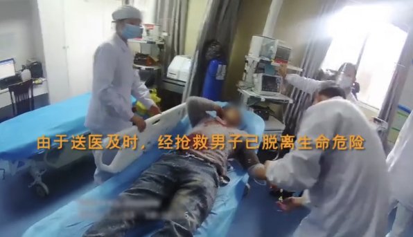 蚌埠一男子被切割机切到脖颈 民警生死救援