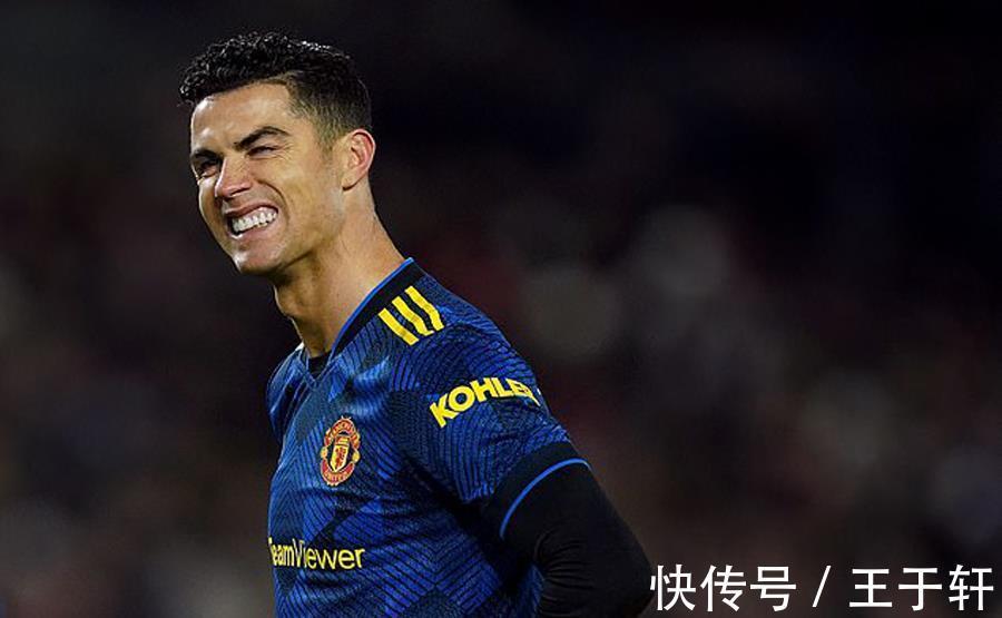 边锋|曝曼联训练中C罗不满踢边锋,仍发挥出色!朗尼克提醒他球队至上