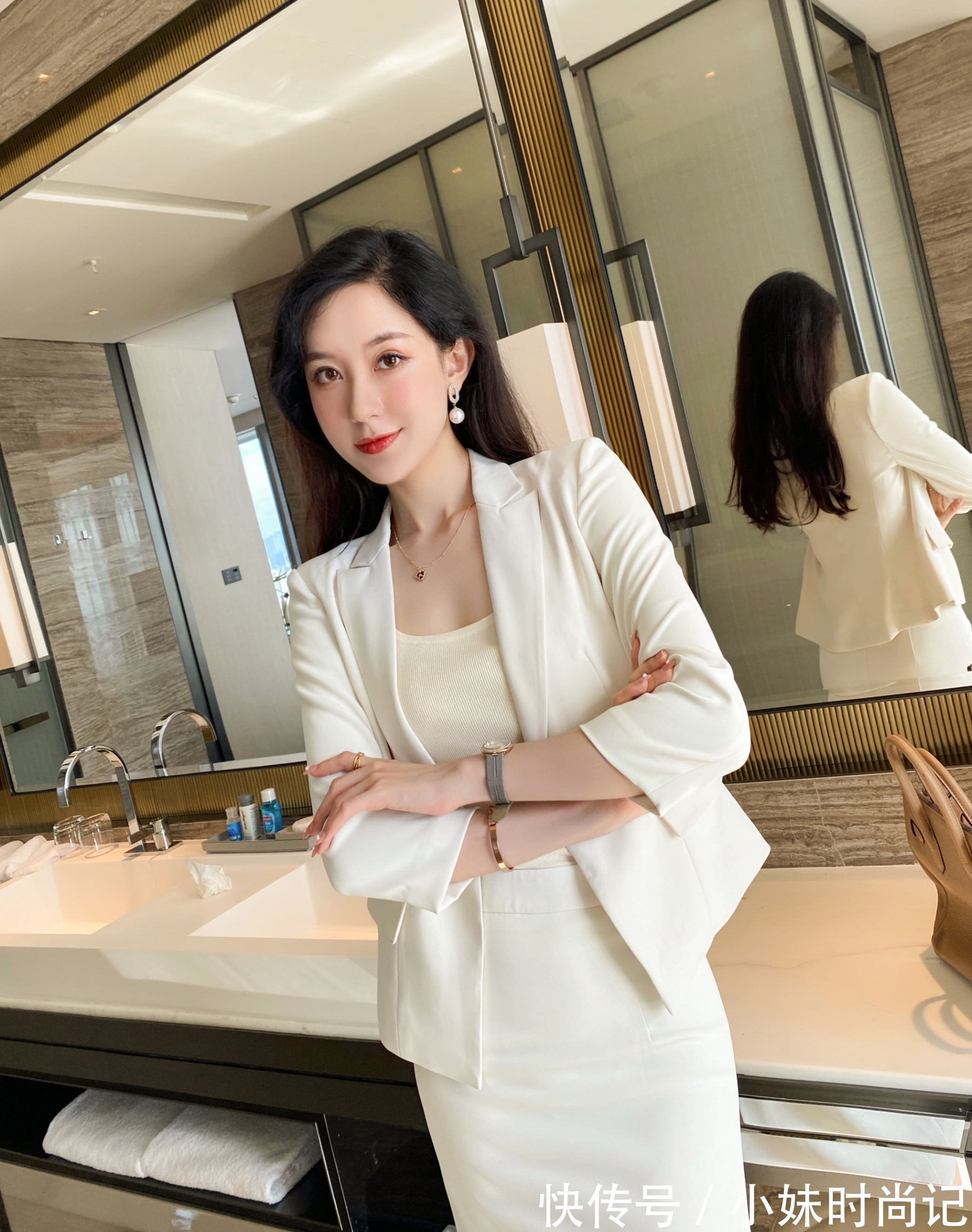 穿搭|气质职场穿搭,超显气场的西服套裙,展示职场干练气质