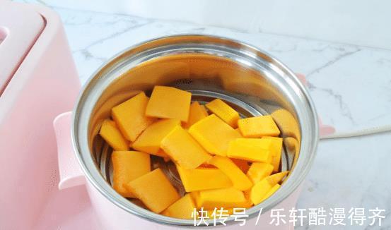 好吃|甜香滋养,无油紫米馅南瓜饼,制作简单还好吃