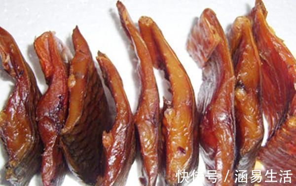入味|腌腊鱼，光抹盐还不够！再加这2步，腊鱼咸香入味，放再久不变质