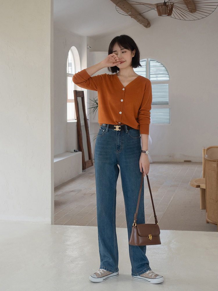 搭配|秋季，穿羊毛针织衫真的很美？搭配白色半身裙高级优雅，减龄时髦