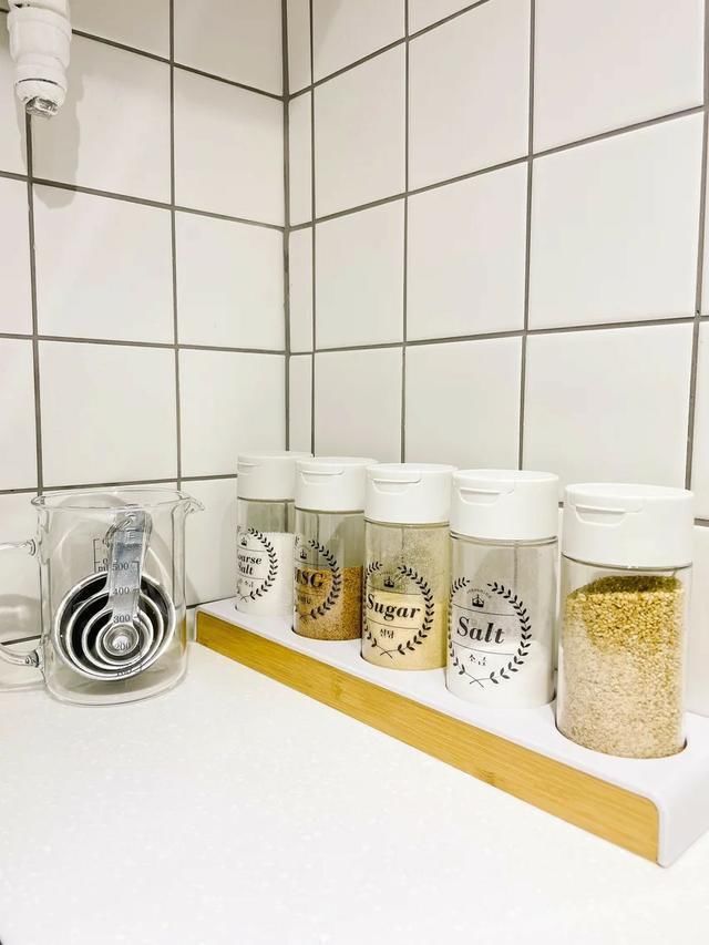 一日三餐|小夫妻82㎡的婚房,是整栋楼最有远见的一家,五脏俱全收纳超强