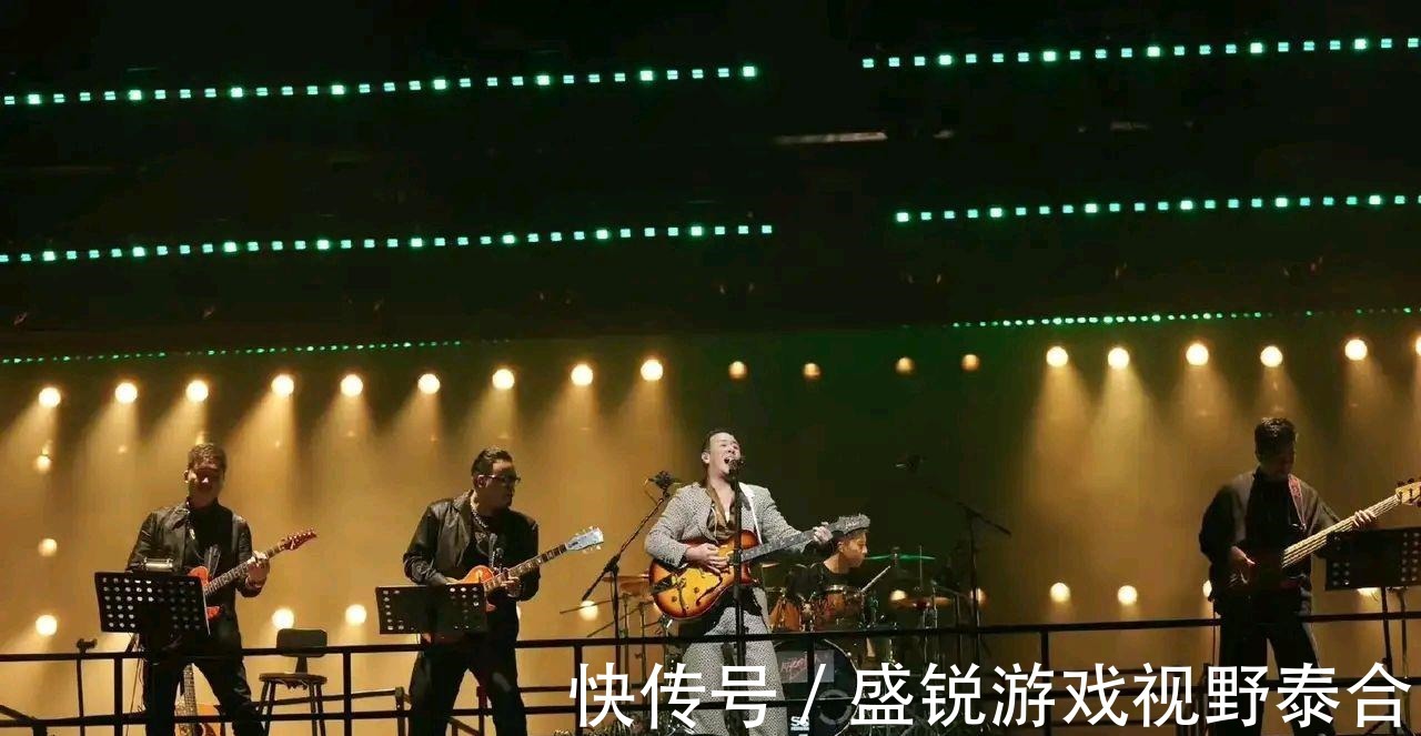 《閃光的樂隊》開播,經(jīng)典歌曲燃爆舞臺,王靖雯選曲得到前輩肯定
