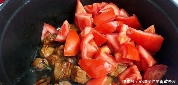 春末遇到此菜别手软,堪称植物“美白丸”,常吃晒黑的皮肤也白了