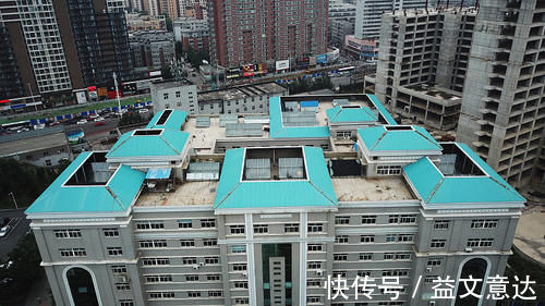 建筑学家|顶层带“阁楼”的房子可以买吗?建筑学家给出答案,幸好做对