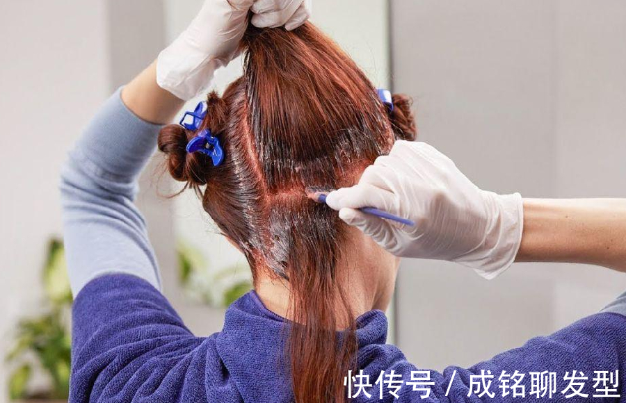 染发|头发“一半黑一半黄”，怎么才能染均匀？学会这三招轻松染头发