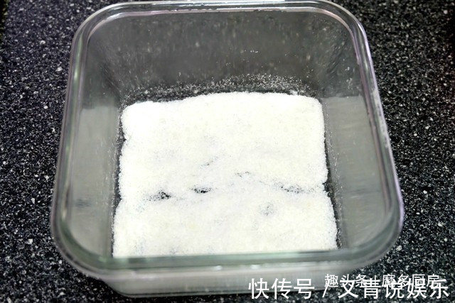 夏天的懒人甜品,自己做特简单,火龙果加奶粉,营养更健康