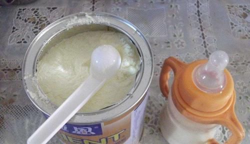 奶水|龙凤胎兄妹，一个吃母乳，一个喝奶粉，几个月后的差距让人心疼