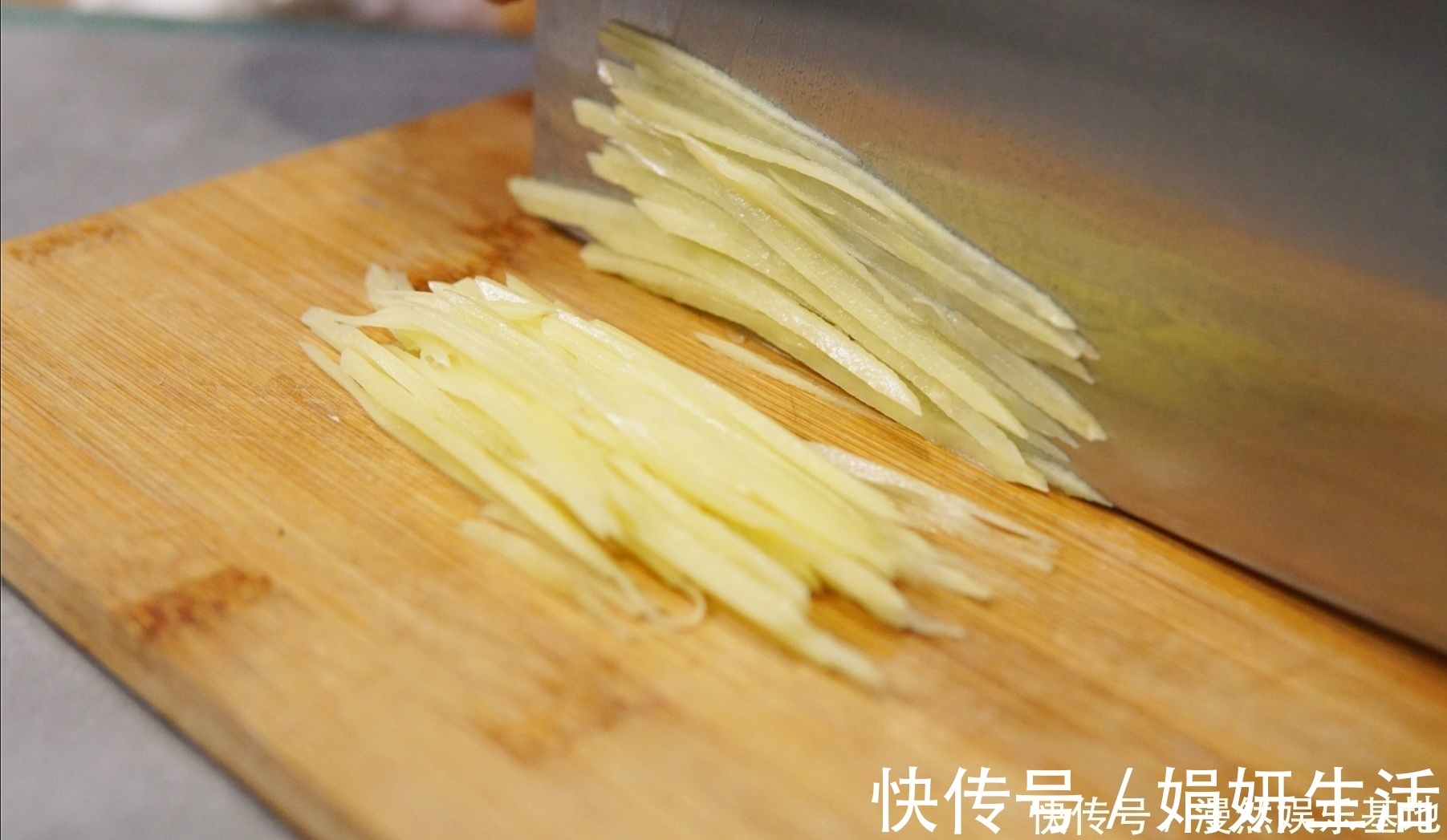 麻辣粉|土豆这样做成早餐，比包子油条都好吃，外酥里嫩，10分钟就能做好