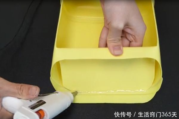 卫生间|洗洁精瓶是个“宝”,剪几刀放在卫生间,全家人都要抢着用!