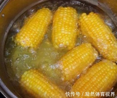 将玉米|做水煮玉米,好多人第一步就错了,难怪玉米不软糯香甜