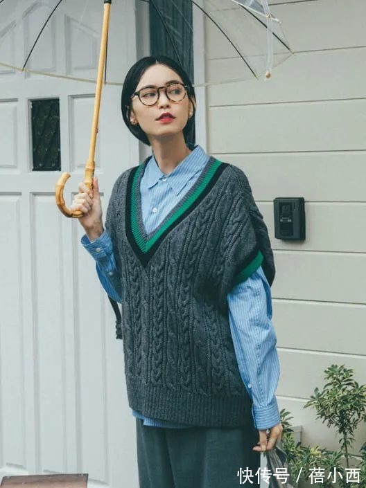 穿搭|早春建议30+女性多穿“毛衣”,搭配裤子、半身裙,高级又显气质