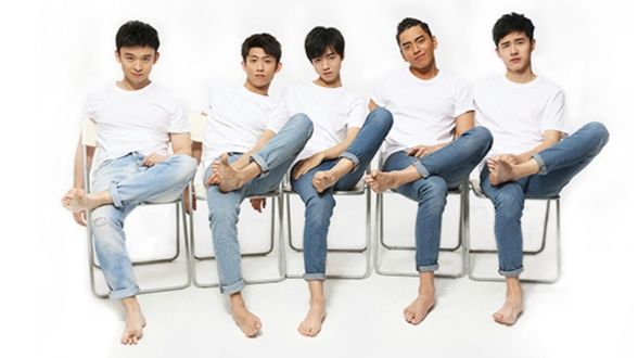 贺峻霖是“在逃”相声演员吧！回答与众不同，德云社快来收了他