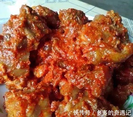  腊月腌腊肉火腿、骨头鲊、烟熏肉、酸肉、爆腌肉……