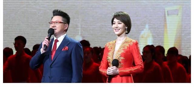 央视《向幸福出发》结束，主持人王冠暂别舞台，现身上海台春晚