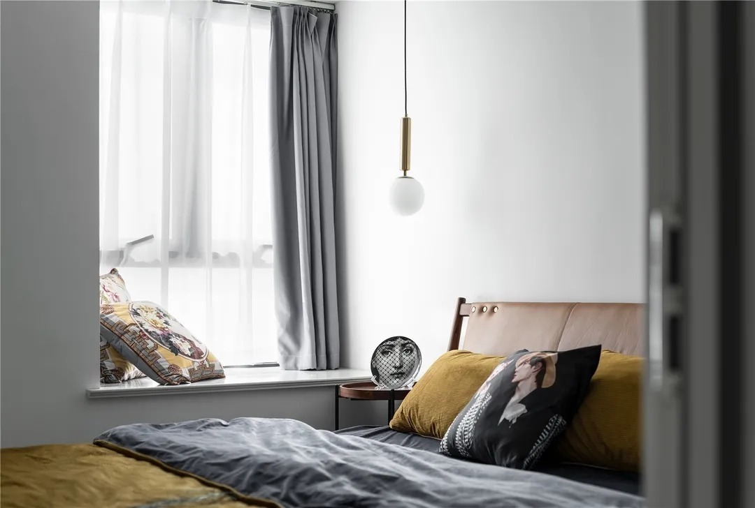 墙面|现代灰遇上复古绿,混搭出的有色之家