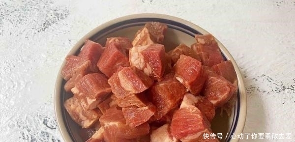 春末遇到此菜别手软,堪称植物“美白丸”,常吃晒黑的皮肤也白了