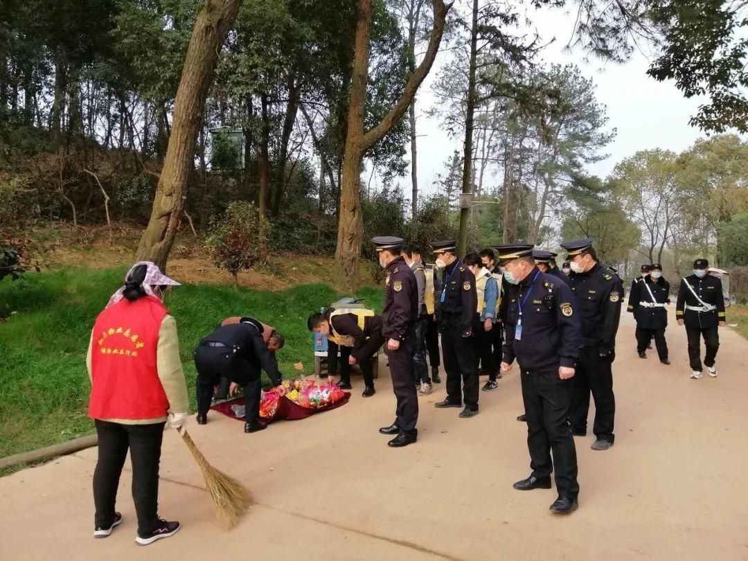 打造良好的景区环境 让游客游的开心