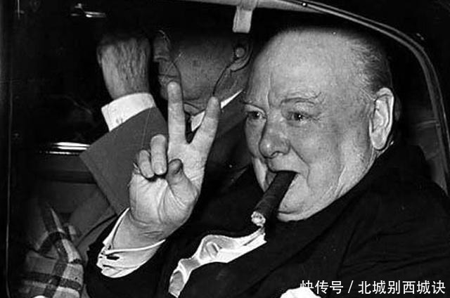 利益！丘吉尔非常精辟的名言，其中7个字让人很触动，一针见血，很刺耳