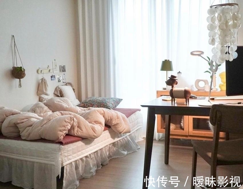 活动式|142㎡四口之家,“活动式”客厅可做4种布局,大人能歇、孩子能玩