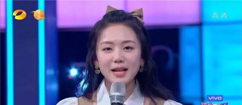 《你好星期六》首播,节目换汤不换药,何炅一人带不动七人