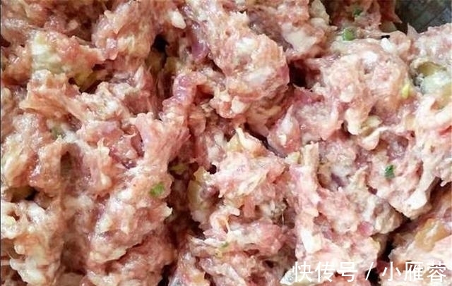 小苏打|生煎包最简单好吃的做法，又酥又脆又多汁，咬一口满嘴香