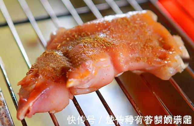 买猪蹄时，挑前脚好还是后脚好？大厨教你一招，以后别再瞎买