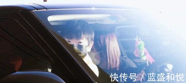 选手们|国乒富婆!刘诗雯获奖后坐宝马X5回家,孙颖莎有百万路虎接驾!
