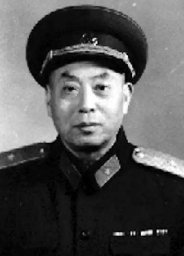 最勇猛开国少将 带0敢死队砍杀整夜 活到100岁也不原谅日本 今日热点