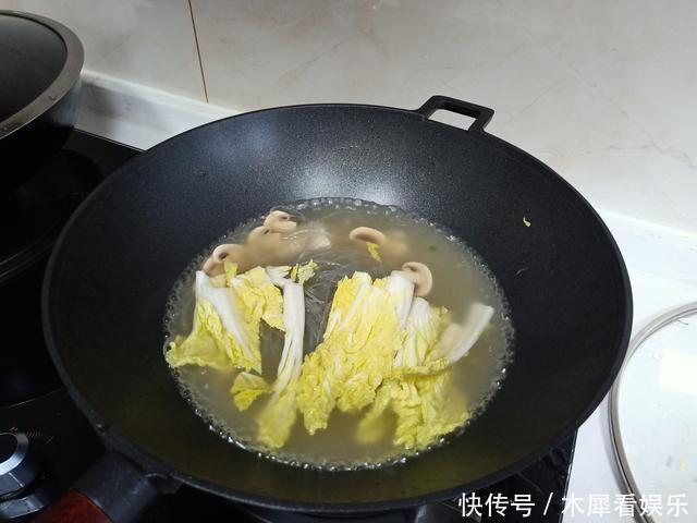 晚餐|老两口的极简晚餐,味道鲜美吃不胖,网友南方人净吃草