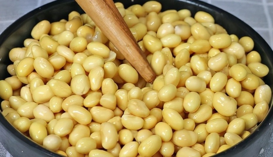 黄豆别打豆浆，教你高龄人最爱的吃法，每天一碗，三高平稳身体棒