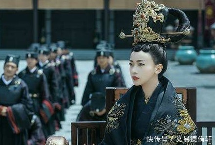 称帝|能力手段胜过武则天，不称帝更胜皇帝，走在街上民众争相朝拜