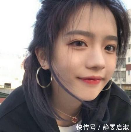 颜值|女孩子常用手“摸”这3部位,颜值会越来越低,难怪被叫“阿姨”