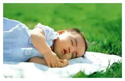 六一节快乐：宝宝一睡着，就萌翻了