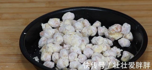 花生米里打1个鸡蛋，老一辈秘制做法，下酒解馋，家里待客全靠它！