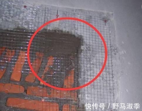 专业|砌墙时工人要是加这块东西，你记得多给工钱，实在太专业了