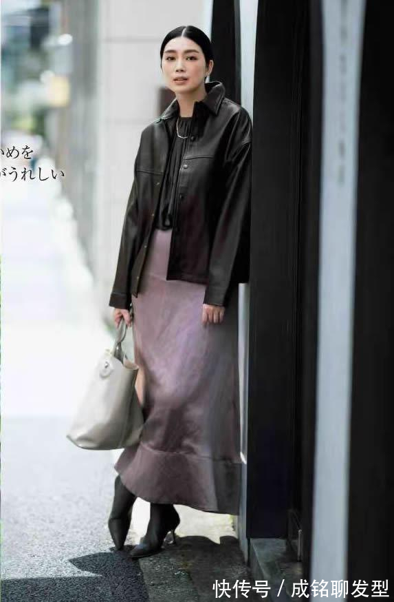 身材|中年大女别总穿裤装,半裙搭配好显身材又减龄,显气质又有品位