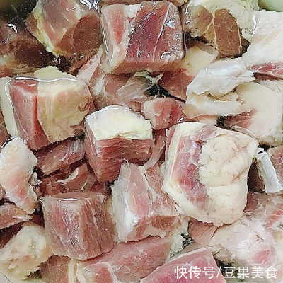 牛肉|小白也能轻松学会的牛腩焖土豆，不油腻超好吃哦