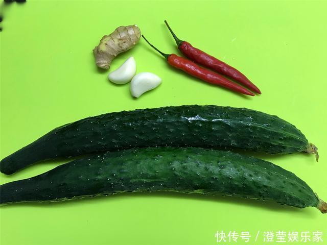 凉拌黄瓜，先放盐就错了，老妈用了40年的方法，清脆爽口嘎嘣脆