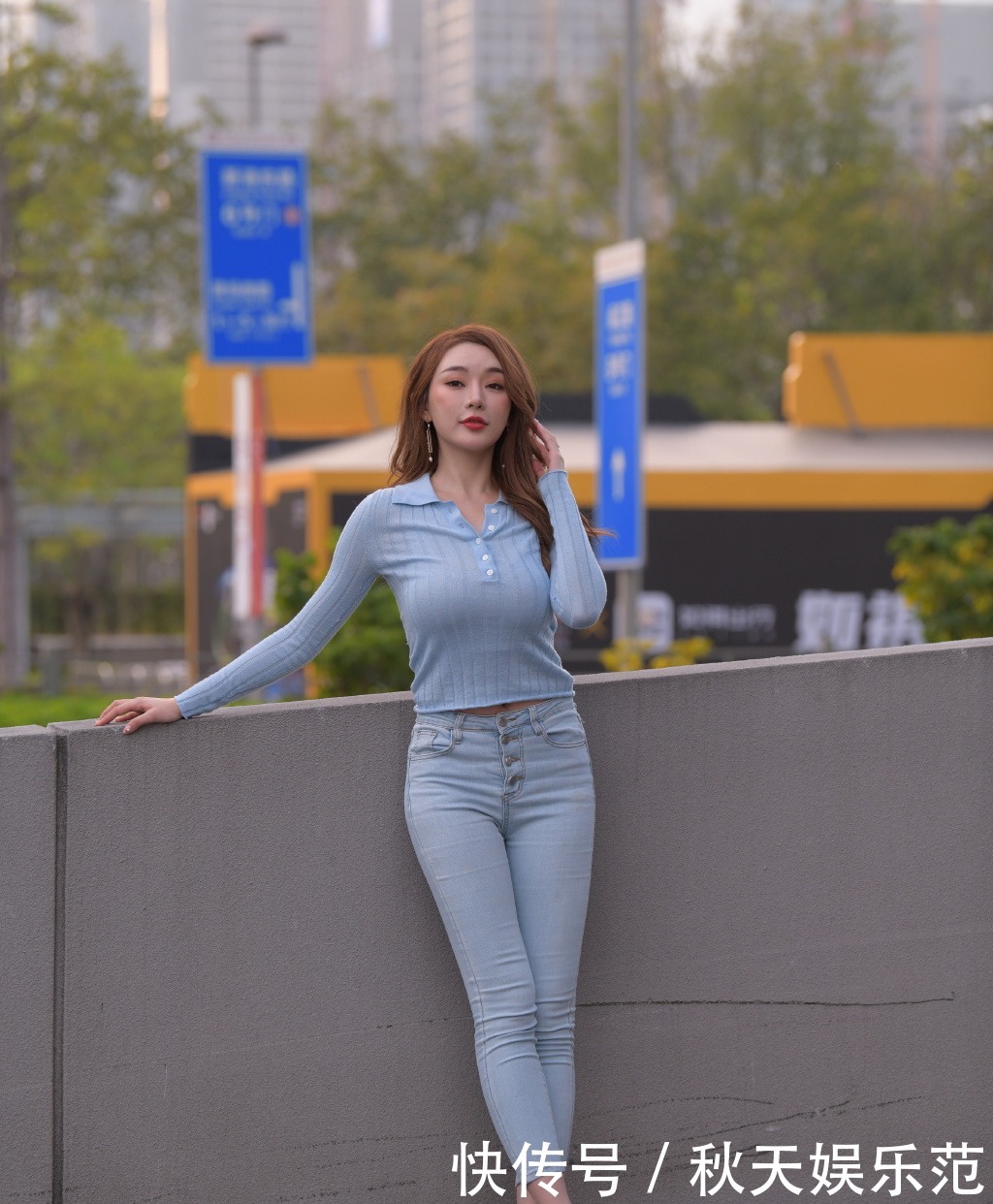 微胖女孩的日常穿搭,休闲显瘦牛仔裤,让造型轻松变好看